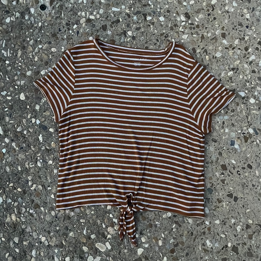 American Eagle orange and white tie front tee